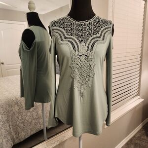 VENUS Lace Accent Cold Shoulder Top - Light Green